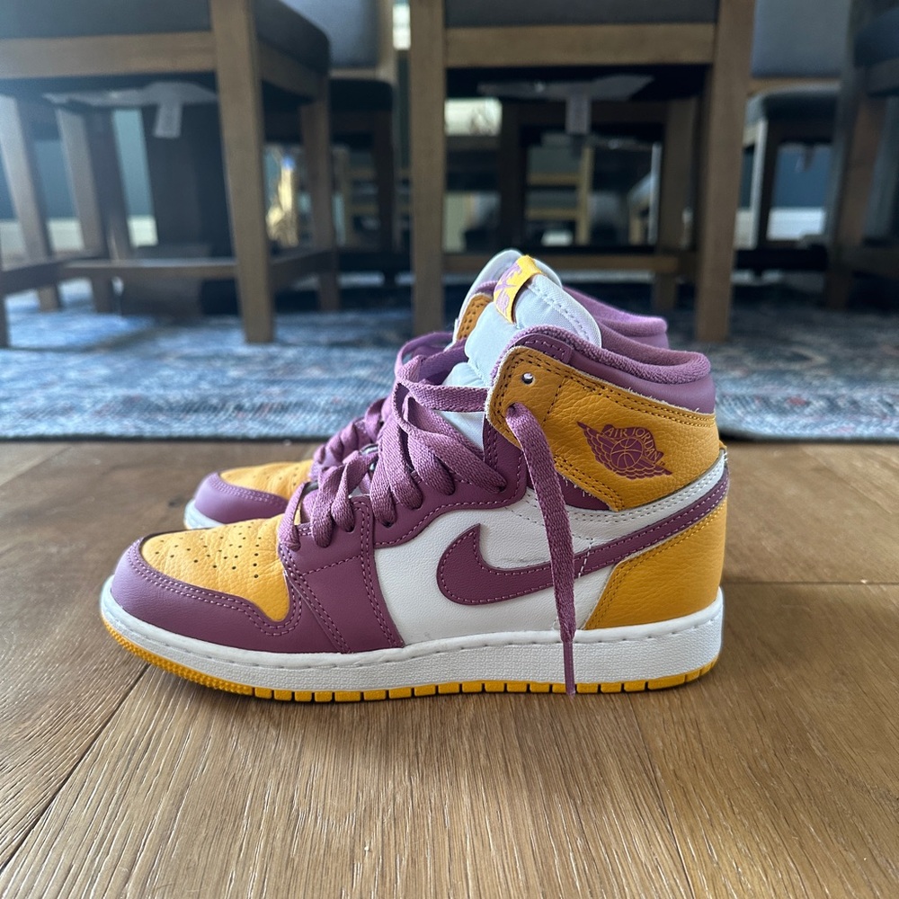 Nike Air Jordan 1 I High Retro OG "Brotherhood" EUC women’s 6, boys 4.5